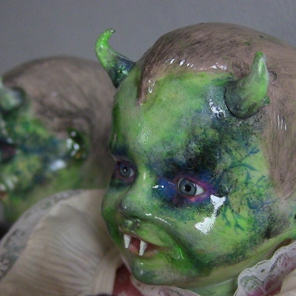 Siamese Twin Newborn Demon Zombie w Fangs Doll - Picture 7 of 8